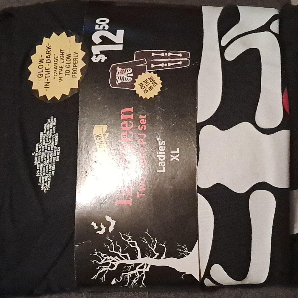 Women's XL 2pc Glow in the Dark  Pajama Set